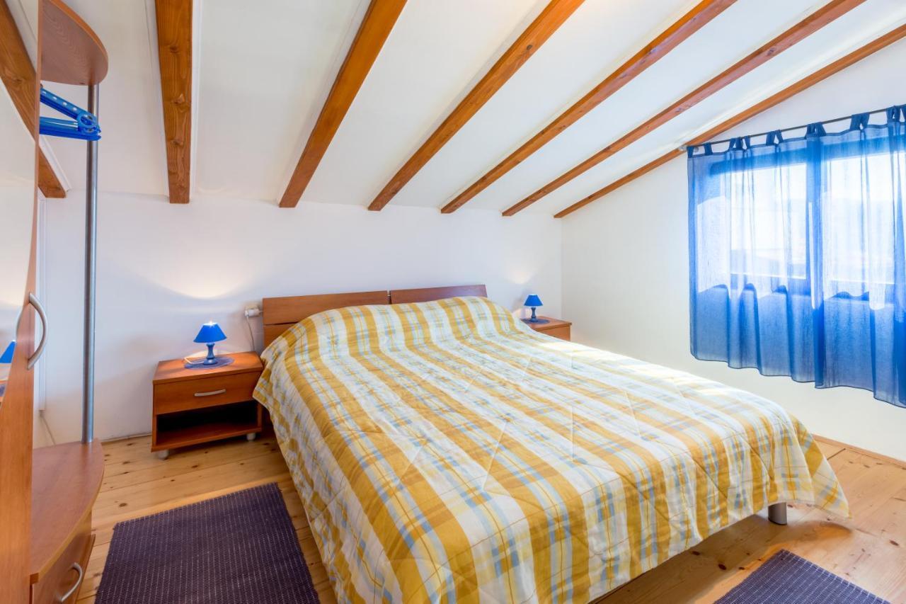 Vacation House Milka Милна Экстерьер фото