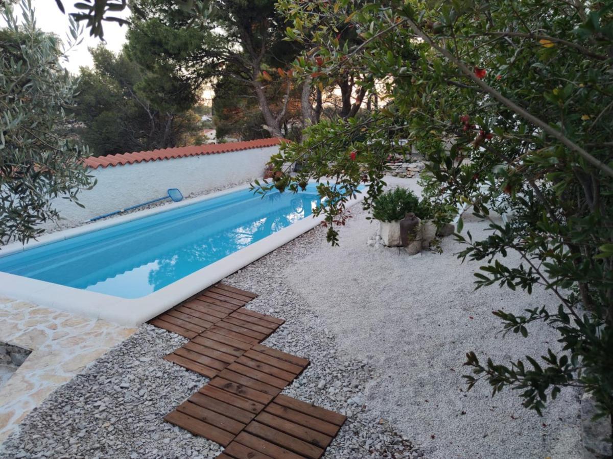 Vacation House Milka Милна Экстерьер фото